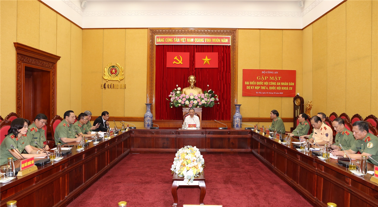 Gặp mặt đại biểu Quốc hội trong Công an nhân dân tham dự Kỳ họp thứ 4, Quốc hội khóa XV